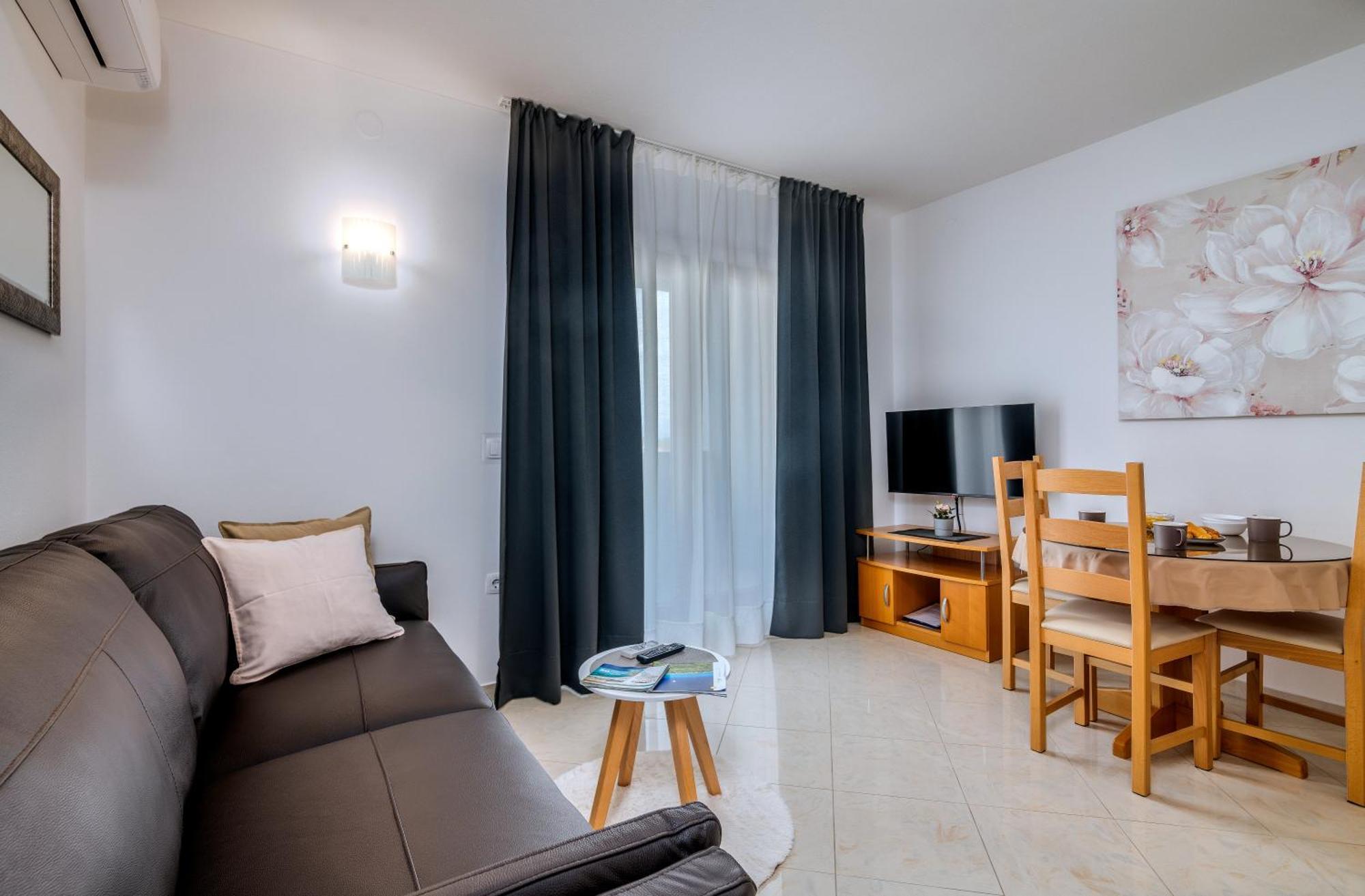 Apartments Kvarner Malinska Exterior photo