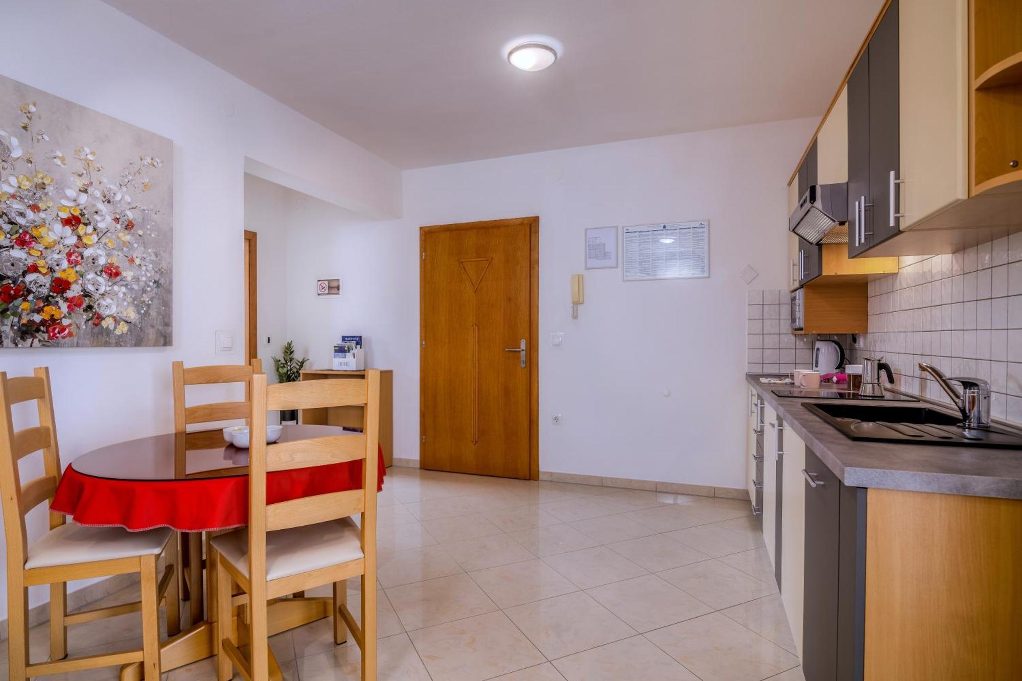 Apartments Kvarner Malinska Exterior photo